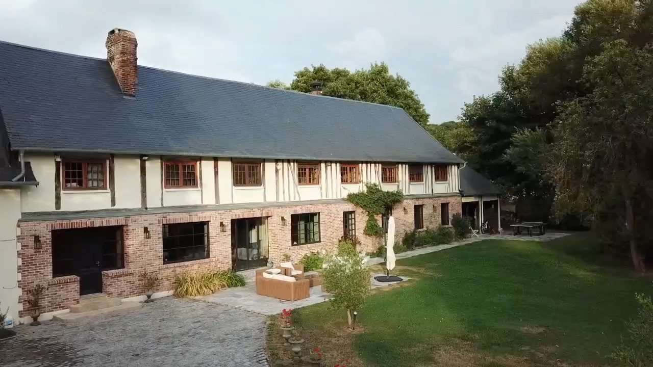 Façade et jardin, vue aérienne