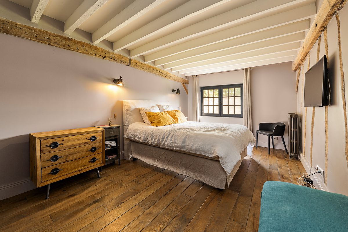 Chambre avec télévision