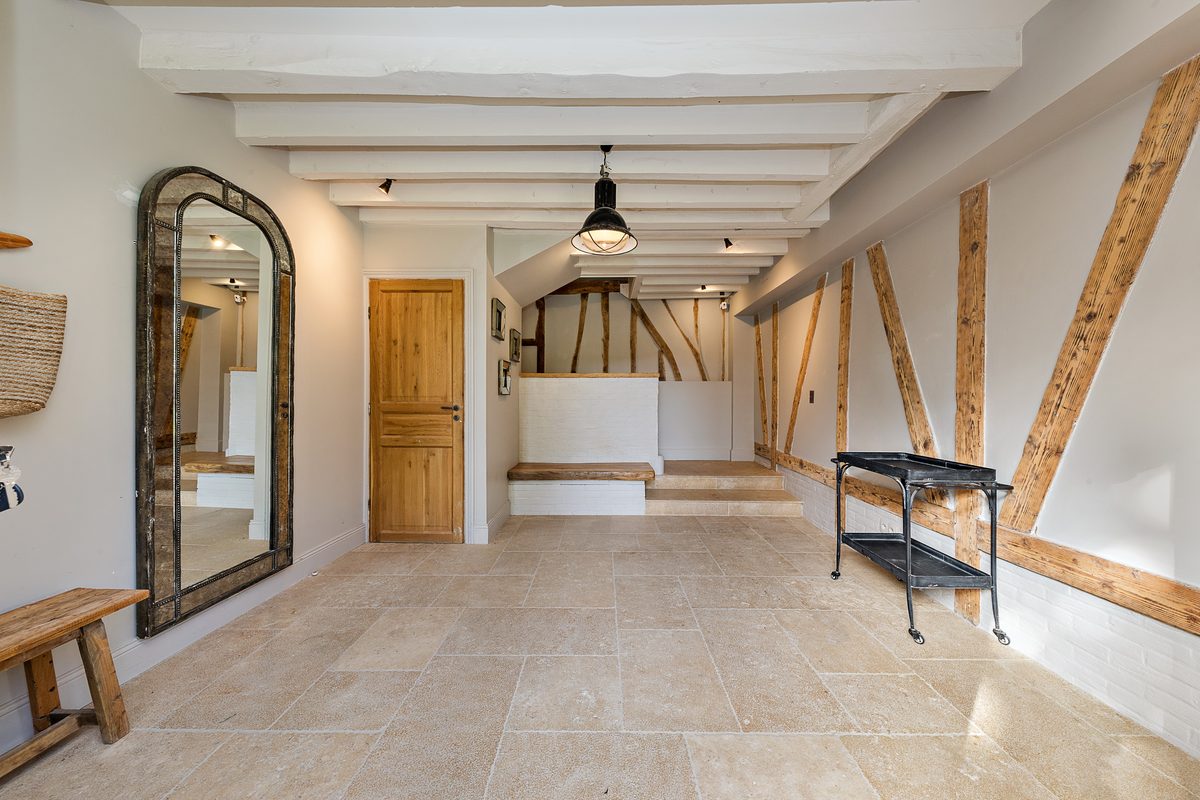 Hall d'entrée en pierre